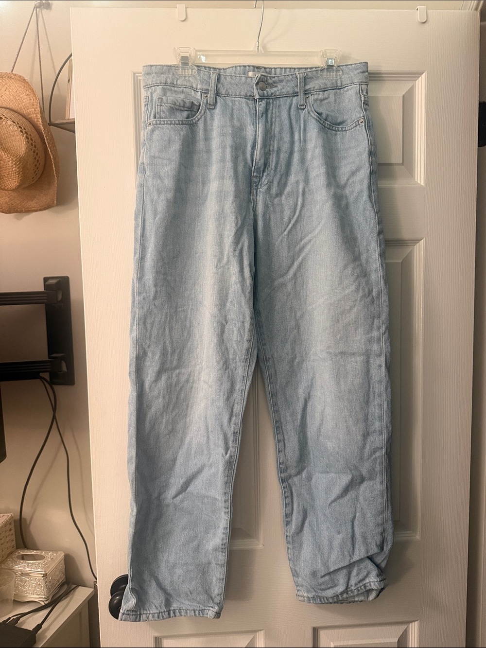 Forever 21 Light Blue High-Rise Women's Jeans - Straight Leg